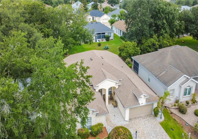 Photo 2 of Single family home for sale at 25243 River Crst Dr, Leesburg, FL 34748 | MLS# G5114254 | Listing updated on 2026-06-26