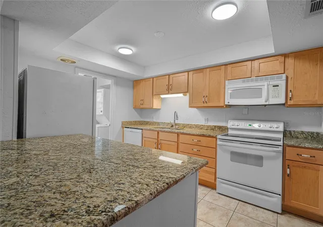 2nd image of 1130 N Lake Parker Ave #A301, Lakeland, FL 33805 | MLS# L4963056