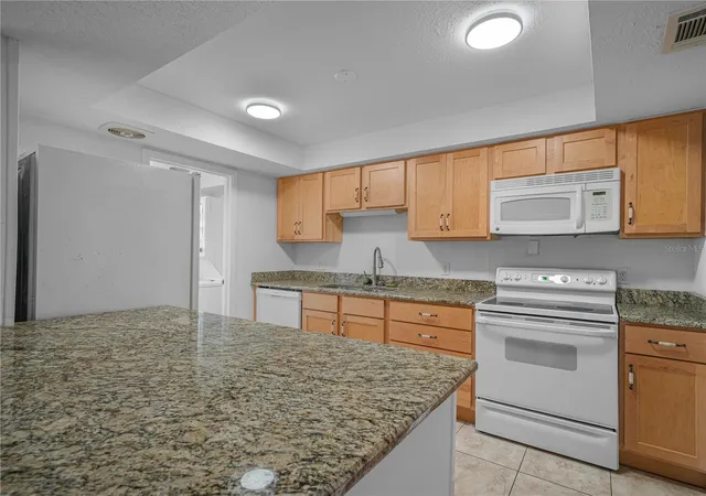 5th image of 1130 N Lake Parker Ave #A301, Lakeland, FL 33805 | MLS# L4963056