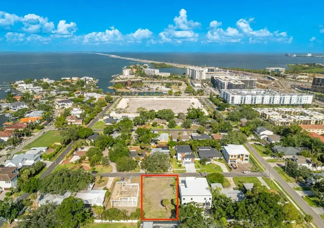 1st image of 208 S Treasure Dr, Tampa, FL 33609 | MLS# TB8523041