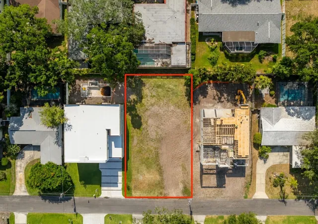 3rd image of 208 S Treasure Dr, Tampa, FL 33609 | MLS# TB8523041
