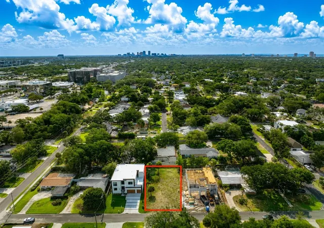 9th image of 208 S Treasure Dr, Tampa, FL 33609 | MLS# TB8523041