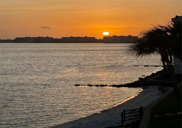 Listing Photo 2 - Condo for sale in building located at 5633 Puerta Del Sol Blvd S, ST PETERSBURG, FL 33715 - Unit #307