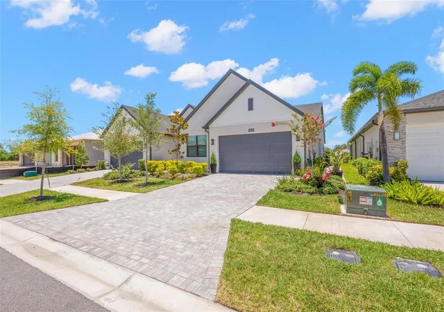 Photo 3 of Single family home for sale at 5828 Windbreak Ct, Apollo Beach, FL 33572 | MLS# TB8523071 | Listing updated on 2026-10-06