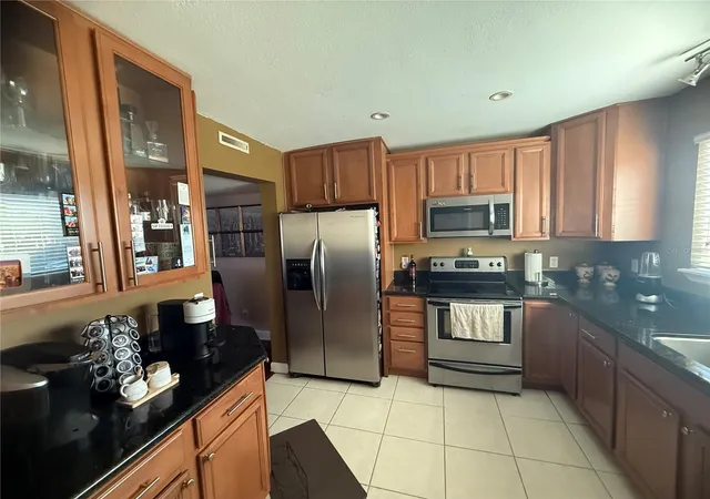 4th image of 6319 Newtown Cir, TAMPA, FL 33615