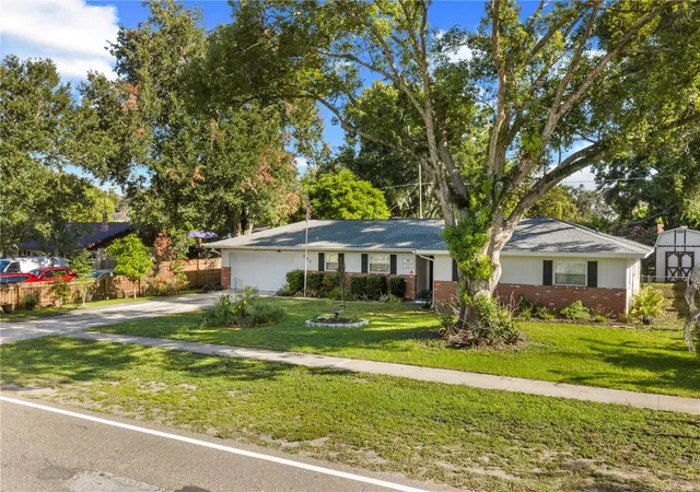 Photo 2 of Single family home for sale at 207 W Wheeler Rd, Seffner, FL 33584 | MLS# OM727344 | Listing updated on 2026-10-06