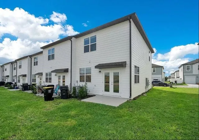 Photo 4 of Townhouse for sale at 509 Madison Dr, Davenport, FL 33837 | MLS# O6419836 | Listing updated on 2026-09-14
