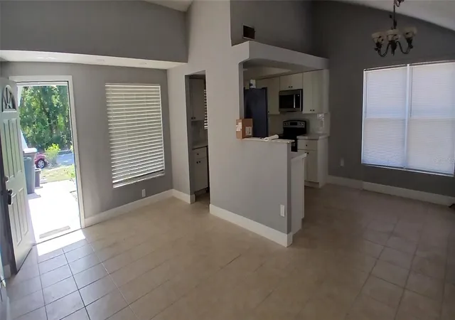 2nd image of 1019 Peninsula Rd, Tarpon Springs, FL 34689 | MLS# W7887046
