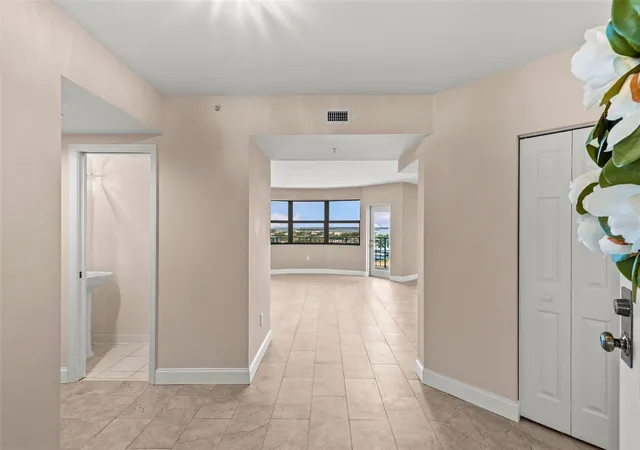 4th image of 670 Is Way #800, Clearwater Beach, FL 33767 | MLS# TB8523136