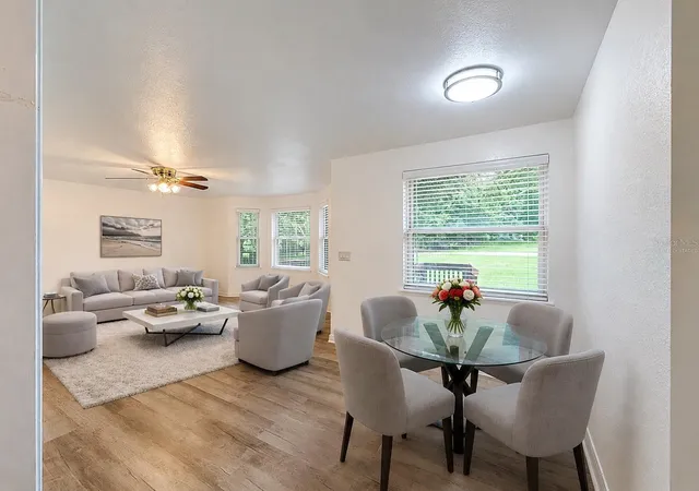 4th image of 1926 Meadowridge Dr, Valrico, FL 33596 | MLS# TB8523139