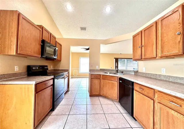 4th image of 1650 Navigator Ln, Tarpon Springs, FL 34689 | MLS# TB8523140