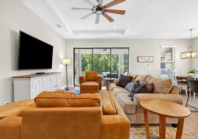 3rd image of 10924 Wicker Park Pl, Palmetto, FL 34221 | MLS# A4698103