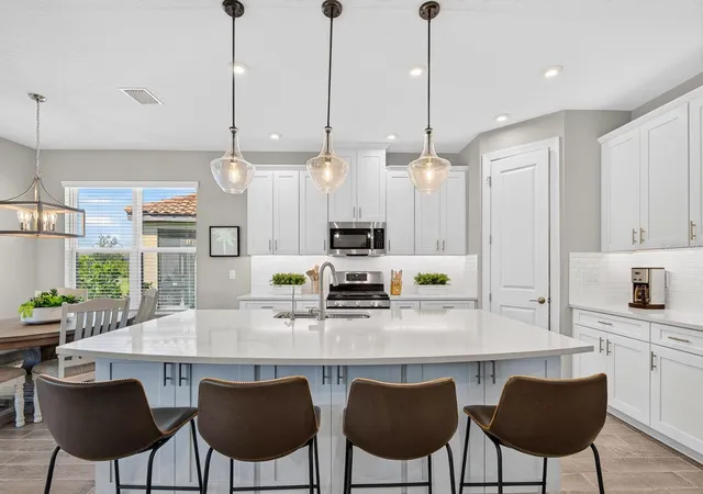 4th image of 10924 Wicker Park Pl, Palmetto, FL 34221 | MLS# A4698103