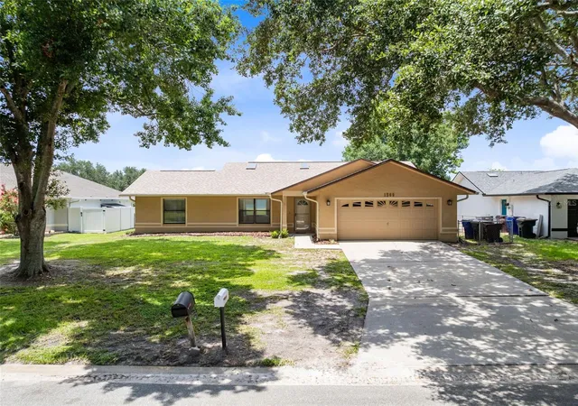 Single family home for sale at 1369 Wood Lake Cir, ST CLOUD, FL 34772 | MLS# S5152508