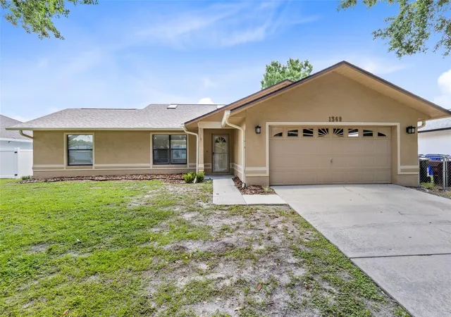 Photo 4 of Single family home for sale at 1369 Wood Lake Cir, St Cloud, FL 34772 | MLS# S5152508 | Listing updated on 2026-10-07