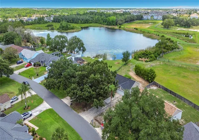 4th image of 210 Robbins Rest Cir, Davenport, FL 33896 | MLS# O6419891
