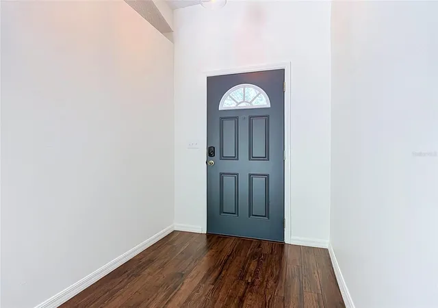 5th image of 210 Robbins Rest Cir, Davenport, FL 33896 | MLS# O6419891