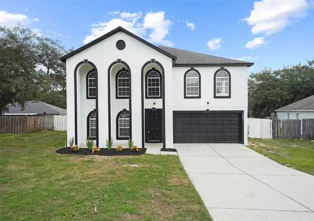 Homes for sale in Fruitland Park, FL | 1502 Daybreak Dr, Fruitland Park, FL 34731 | MLS# O6419899