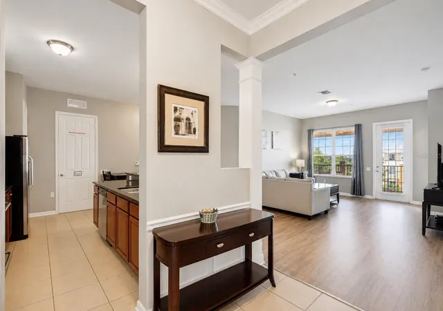 Listing Photo 5 - Condo for sale in building located at 4816 Cayview Ave, Orlando, FL 32819 - Unit #40111