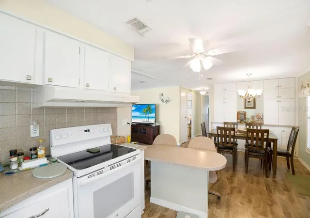 Homes for sale in Nokomis, FL | 307 Avenue Of Dukes, Nokomis, FL 34275 | MLS# A4698111