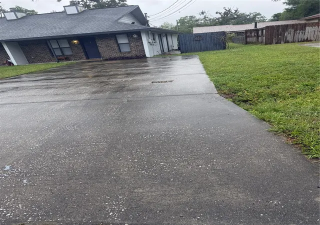 Multi family home for sale at 4100 SE 21st Court, OCALA, FL 34480 | MLS# OM727366