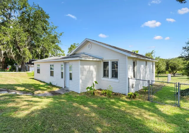 Photo 1 of Single family home for sale at 2000 South St, Leesburg, FL 34748 | MLS# G5114284 | Listing updated on 2026-09-16