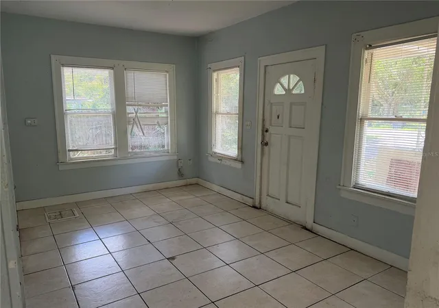 5th image of 1496 33Rd St Nw, Winter Haven, FL 33881 | MLS# TB8523172