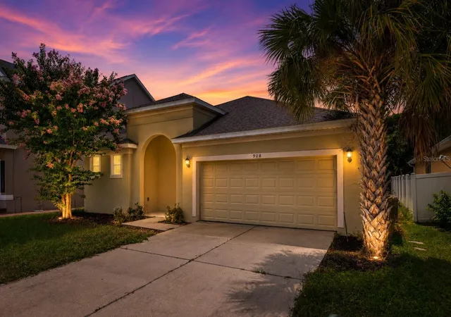 Photo 3 of Sale Pending at 908 Marisa Ln, Kissimmee, FL 34744 | MLS# TB8523179 | Listing updated on 2026-09-15