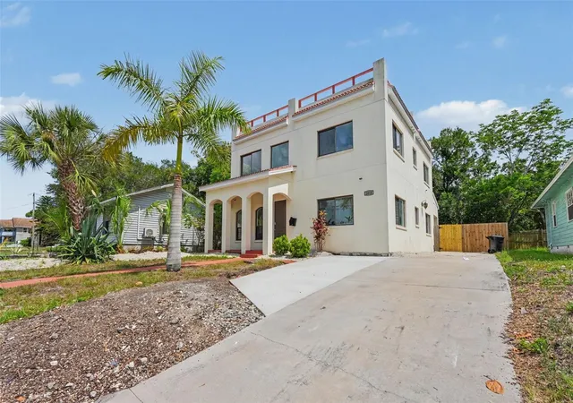 Photo 2 of Single family home for sale at 1018 7th Avenue S, Saint Petersburg, FL 33705 | MLS# TB8523180 | Listing updated on 2026-09-05