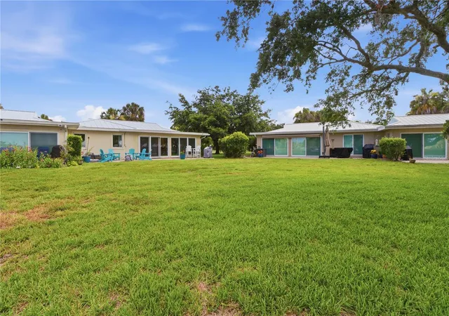 2nd image of 11628 W Bayshore Dr #8, Crystal River, FL 34429 | MLS# G5114289