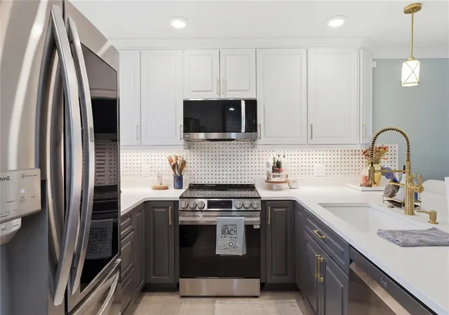 2nd image of 11628 W Bayshore Dr, CRYSTAL RIVER, FL 34429