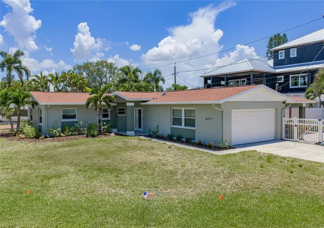 Photo 4 of Single family home for sale at 6717 Cardinal Dr S, Saint Petersburg, FL 33707 | MLS# TB8523186 | Listing updated on 2026-10-03