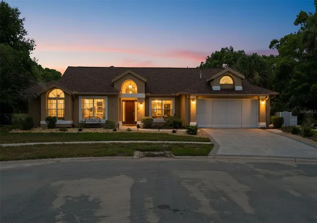 Photo 2 of Single family home for sale at 10296 Windsor Ct, Spring Hill, FL 34608 | MLS# W7887057 | Listing updated on 2026-08-27