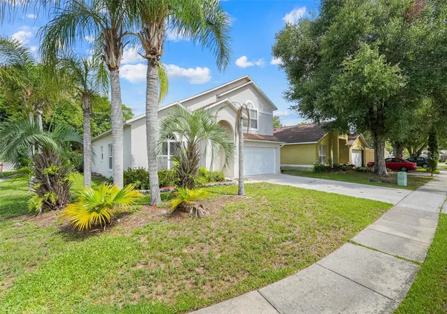 Homes for sale in Clermont, FL | 1324 Whitewood Way Way, Clermont, FL 34714 | MLS# G5114290