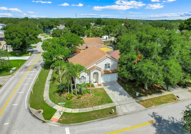 Homes for sale in Clermont, FL | 1324 Whitewood Way Way, Clermont, FL 34714 | MLS# G5114290
