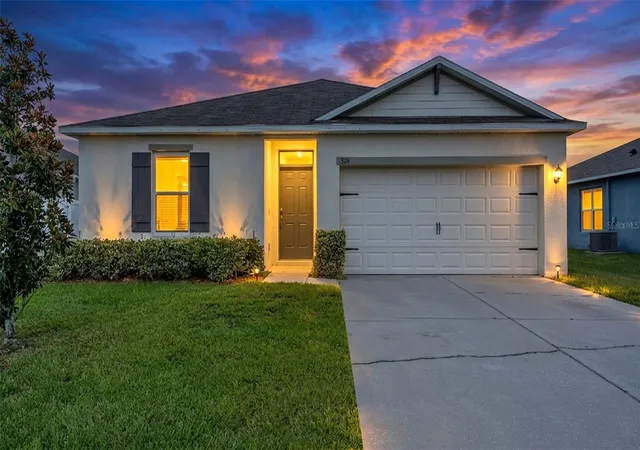 Homes for sale in Auburndale, FL | 524 Burnham Cir, Auburndale, FL 33823 | MLS# L4963063