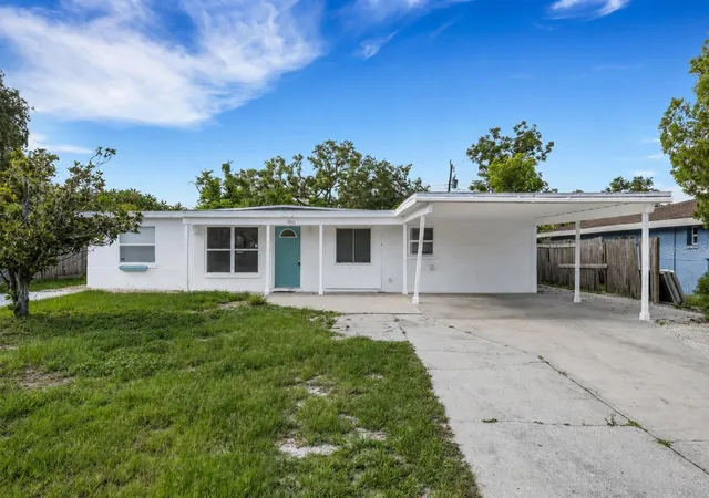 Photo 1 of Sale Pending at 4861 Bell Meade Dr, Sarasota, FL 34232 | MLS# A4698124 | Listing updated on 2026-08-21