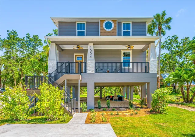 1st image of 1004 W Henry Ave, Tampa, FL 33604 | MLS# TB8523207