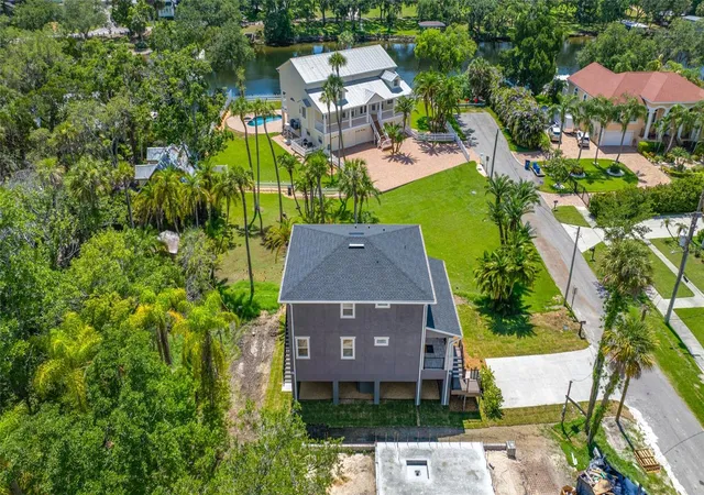 3rd image of 1004 W Henry Ave, Tampa, FL 33604 | MLS# TB8523207