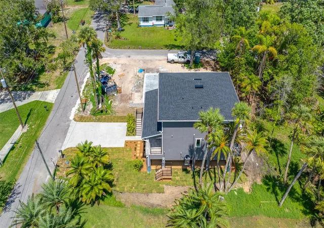 Photo 3 of Single family home for sale at 1004 W Henry Ave, Tampa, FL 33604 | MLS# TB8523207 | Listing updated on 2026-10-02