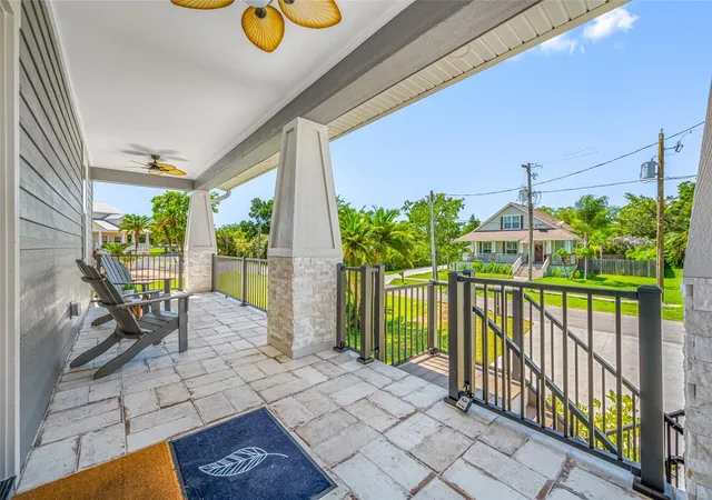 Photo 4 of Single family home for sale at 1004 W Henry Ave, Tampa, FL 33604 | MLS# TB8523207 | Listing updated on 2026-10-02