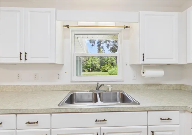 3rd image of 11236 N Rain Pt, Inglis, FL 34449 | MLS# OM727379