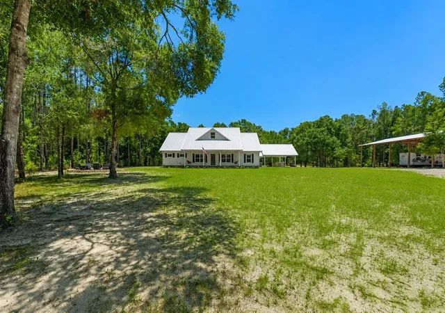 Homes for sale in Fort White, FL | 357 Sw Conestoga Wy, Fort White, FL 32038 | MLS# GC541466