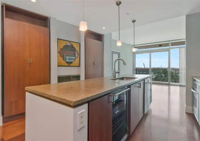 2nd image of 111 N 12Th St #1608, Tampa, FL 33602 | MLS# TB8523231