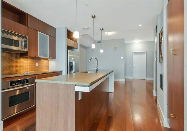 5th image of 111 N 12Th St #1608, Tampa, FL 33602 | MLS# TB8523231