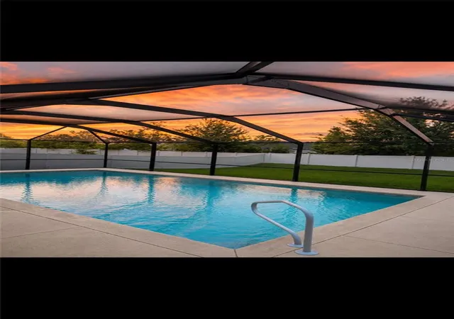 Photo 1 of Single family home for sale at 2016 Rosewood Cir, Lakeland, FL 33810 | MLS# O6419961 | Listing updated on 2026-09-29
