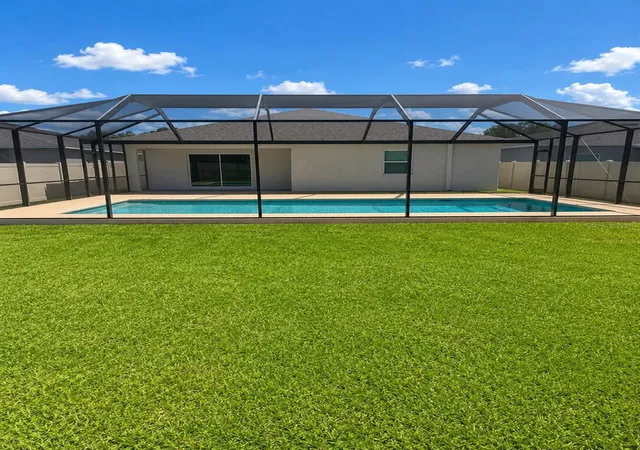 Photo 2 of Single family home for sale at 2016 Rosewood Cir, Lakeland, FL 33810 | MLS# O6419961 | Listing updated on 2026-09-29