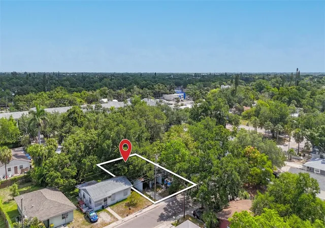 Photo 2 of Single family home for sale at 1679 24th Street, Sarasota, FL 34234 | MLS# O6419970 | Listing updated on 2026-08-07
