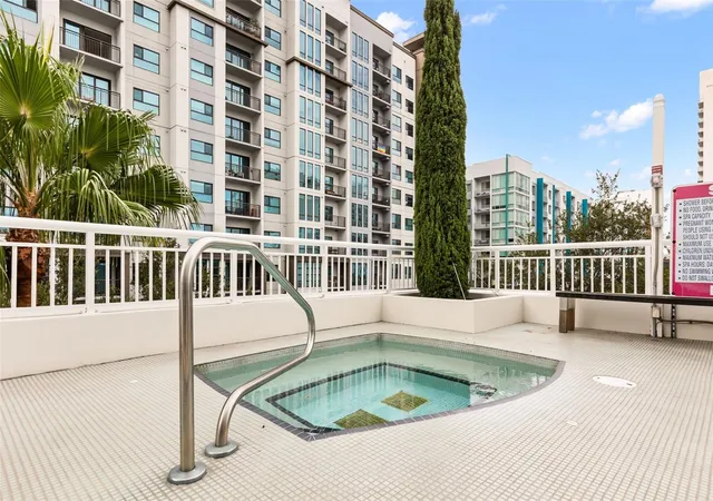 Listing Photo 2 - Condo for sale in building located at 100 S Eola Dr, Orlando, FL 32801 - Unit #119
