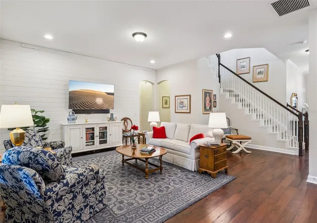 Photo 3 of Single family home for sale at 844 Oakland Park Blvd, Winter Garden, FL 34787 | MLS# O6419976 | Listing updated on 2026-10-10